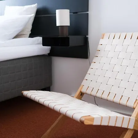 Upea Studioasunto Historiallisella Hangon Asemalla アパート ハンコ