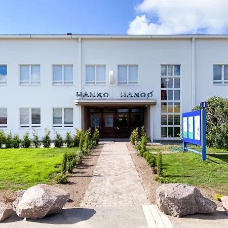 Upea Studioasunto Historiallisella Hangon Asemalla דירה